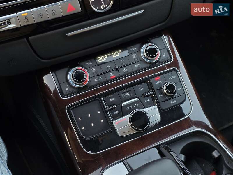 Седан Audi A8 2012 в Тернополе
