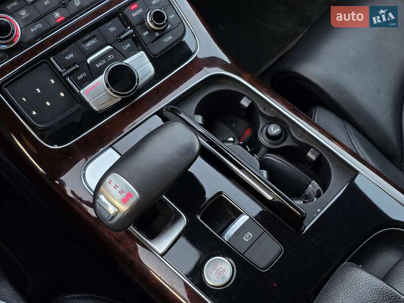 Седан Audi A8 2012 в Тернополе