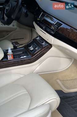 Седан Audi A8 2011 в 