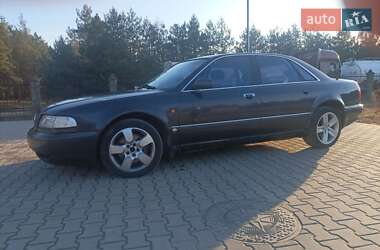 Седан Audi A8 1997 в Судовій Вишні