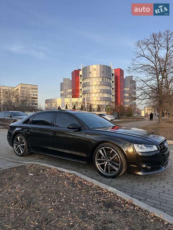 Седан Audi A8 2015 в Киеве