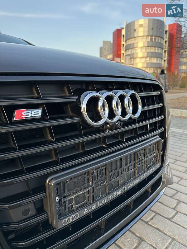 Седан Audi A8 2015 в Киеве