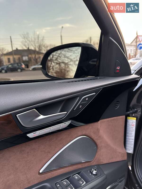 Седан Audi A8 2015 в Киеве