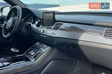 Седан Audi A8 2015 в 