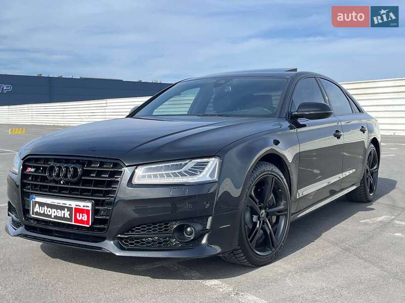 Седан Audi A8 2015 в 
