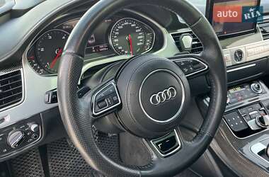 Седан Audi A8 2015 в 