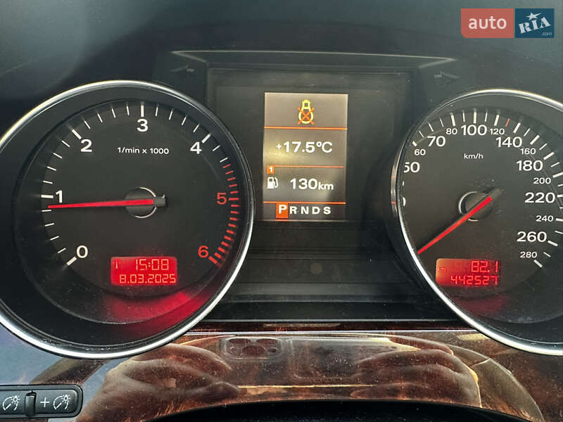 Седан Audi A8 2005 в Хусте