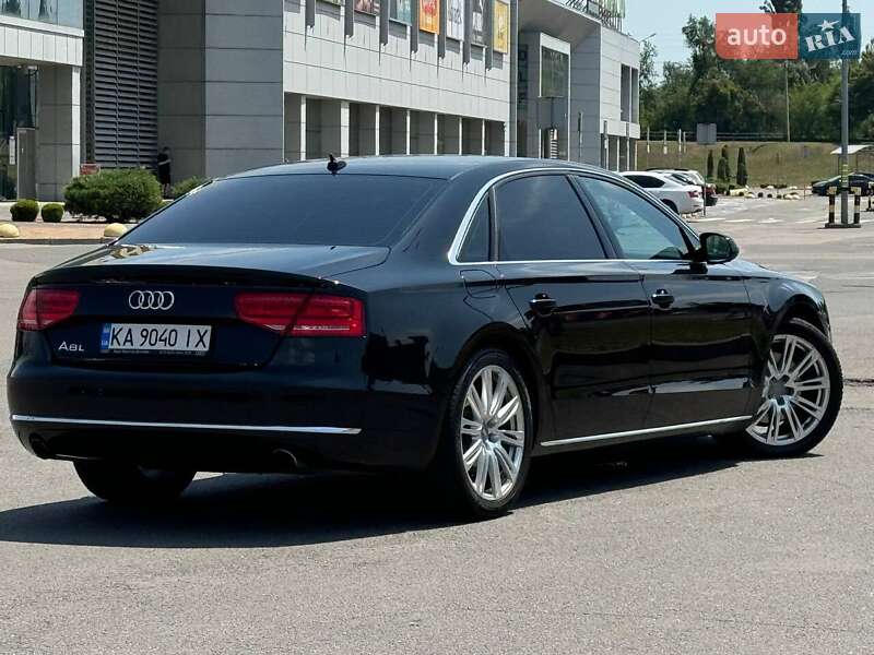 Седан Audi A8 2012 в Кривом Роге