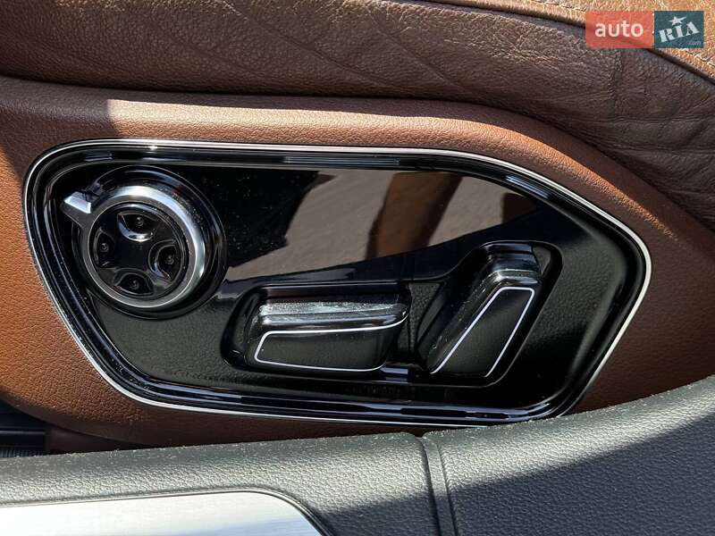 Седан Audi A8 2012 в Кривом Роге