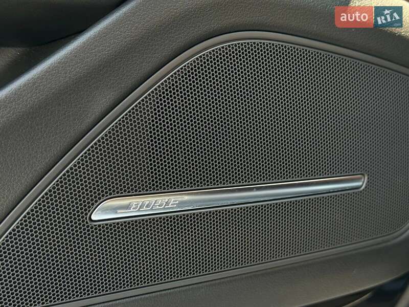 Седан Audi A8 2012 в Кривом Роге