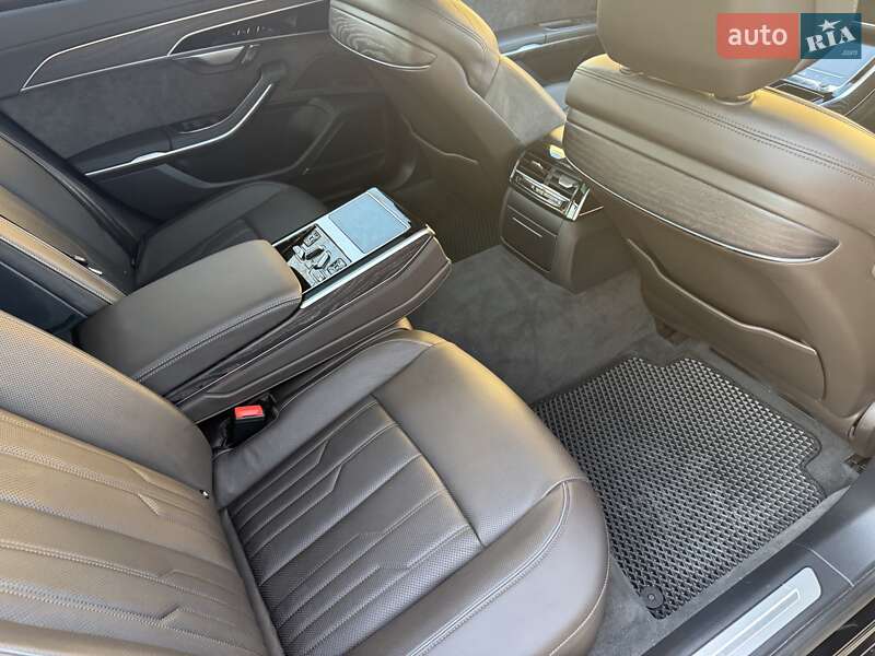 Седан Audi A8 2021 в Одессе
