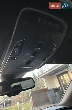 Седан Audi A8 2014 в Львове