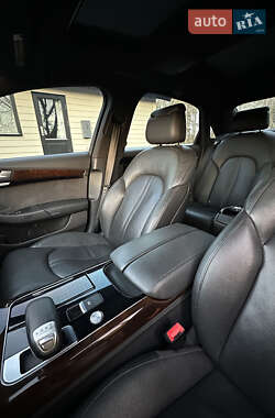 Седан Audi A8 2014 в Львове