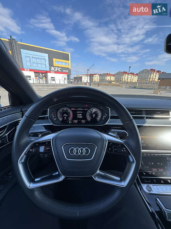 Седан Audi A8 2021 в Киеве