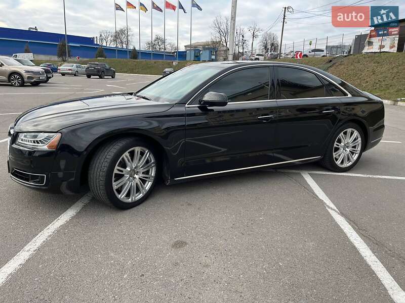 Седан Audi A8 2014 в Виннице