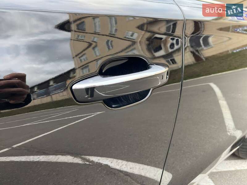 Седан Audi A8 2014 в Вінниці