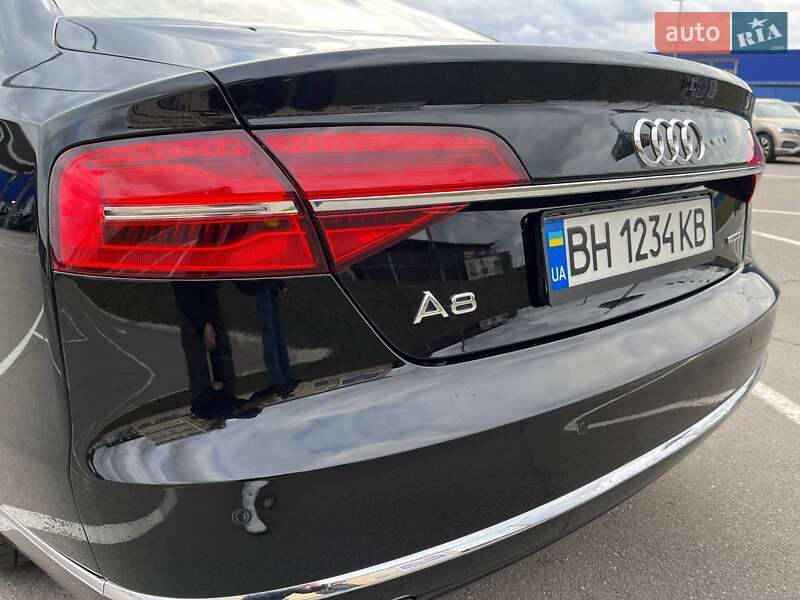 Седан Audi A8 2014 в Виннице