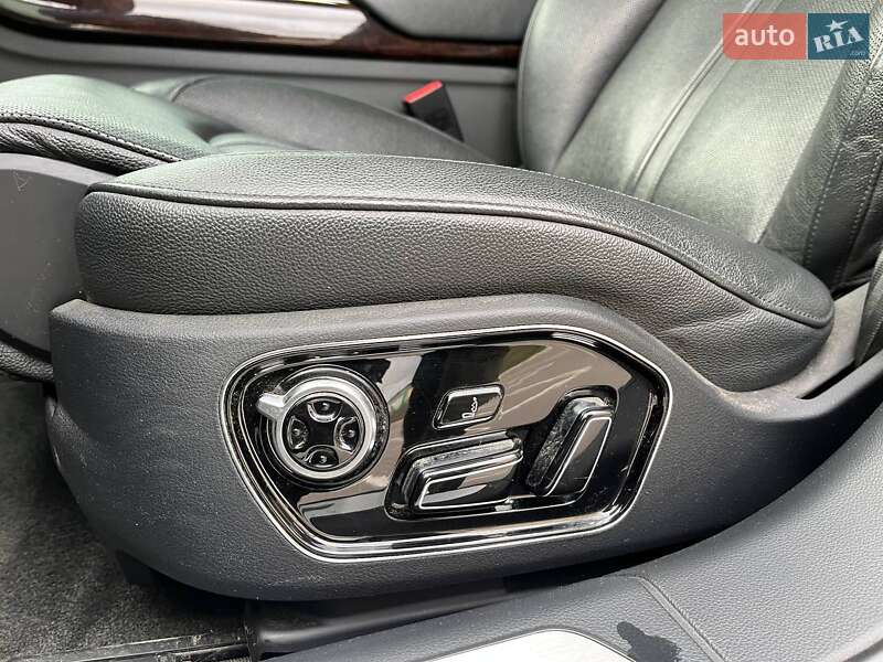 Седан Audi A8 2014 в Вінниці