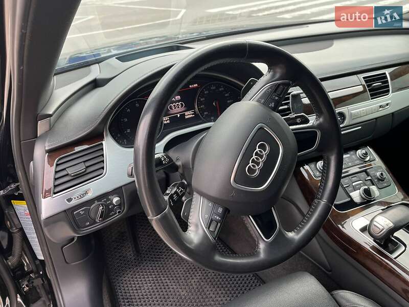 Седан Audi A8 2014 в Вінниці