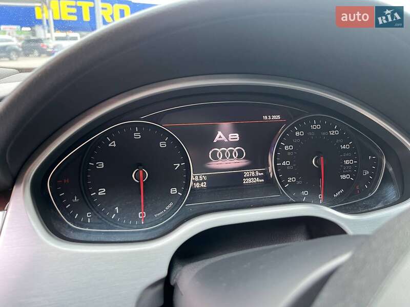 Седан Audi A8 2014 в Вінниці