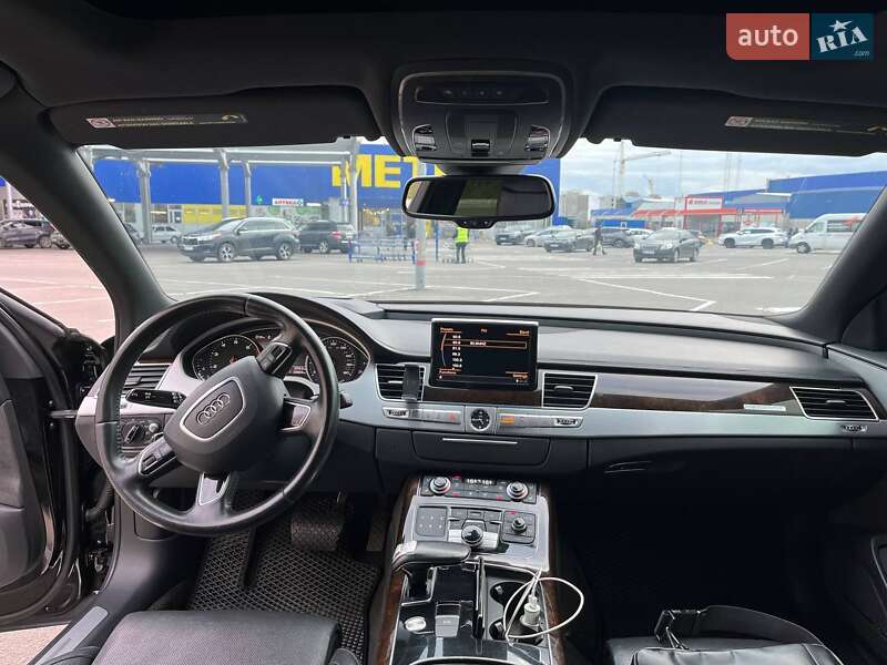 Седан Audi A8 2014 в Виннице