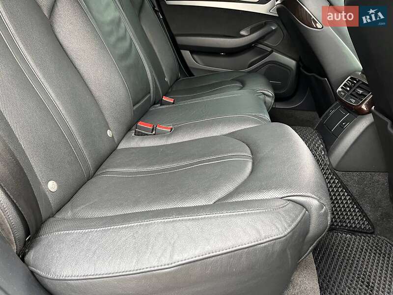 Седан Audi A8 2014 в Вінниці