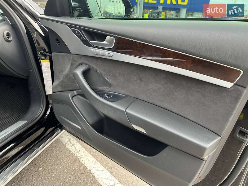 Седан Audi A8 2014 в Вінниці