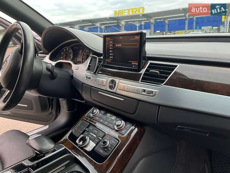 Седан Audi A8 2014 в Виннице
