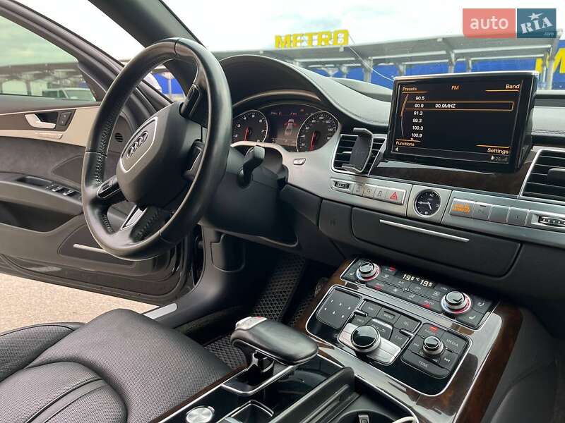 Седан Audi A8 2014 в Вінниці