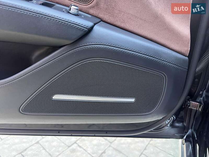 Седан Audi A8 2012 в Львове