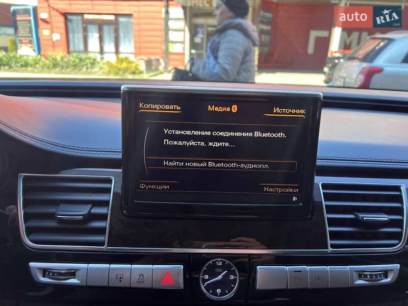 Седан Audi A8 2012 в Львове