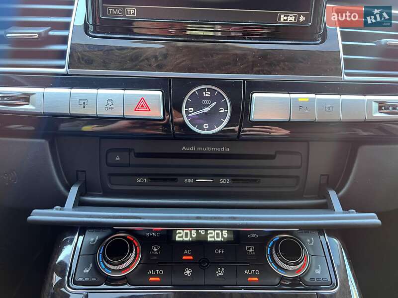Седан Audi A8 2012 в Львове