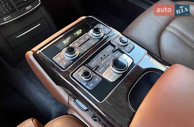 Седан Audi A8 2012 в 