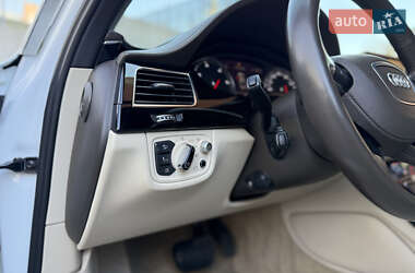Седан Audi A8 2015 в 