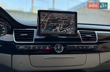 Седан Audi A8 2015 в 