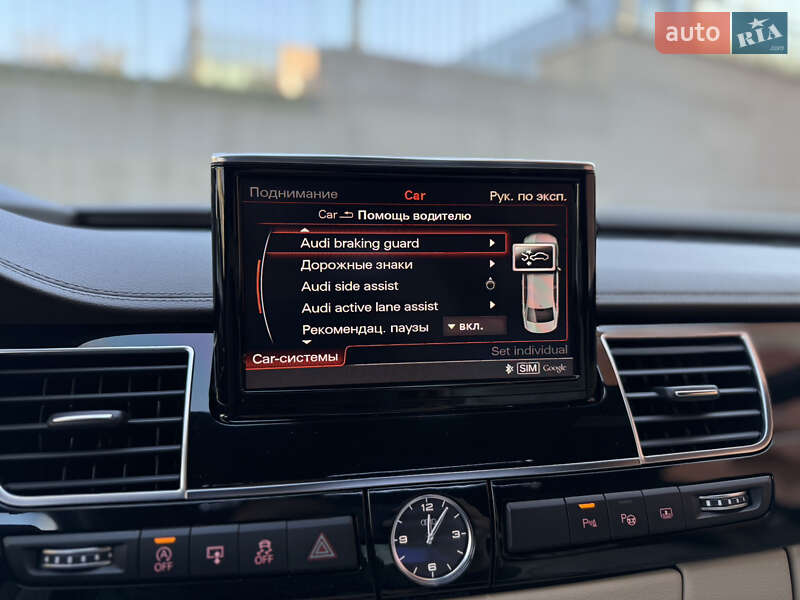 Седан Audi A8 2015 в Львове