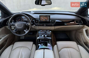 Седан Audi A8 2015 в 