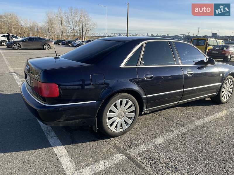 Седан Audi A8 2000 в Киеве