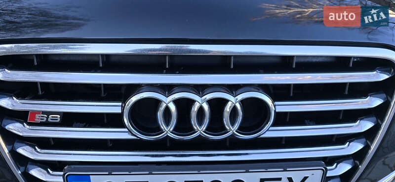 Седан Audi A8 2010 в Черновцах