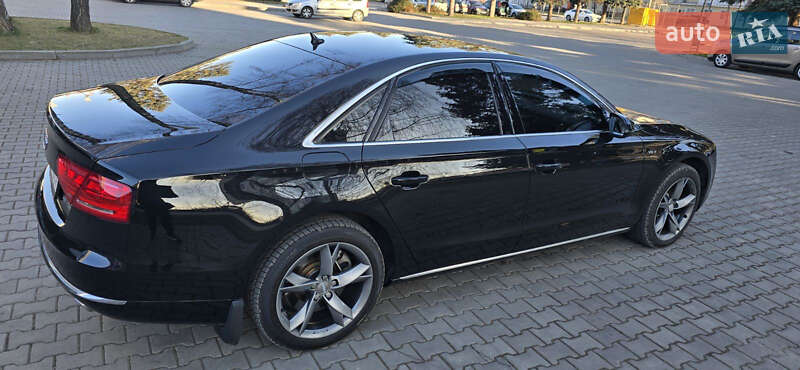 Седан Audi A8 2010 в Черновцах