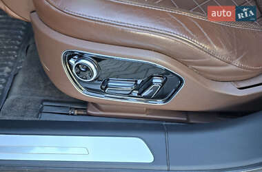 Седан Audi A8 2010 в 