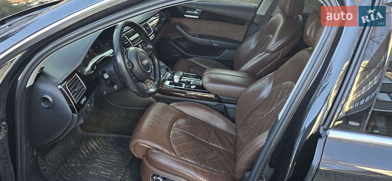 Седан Audi A8 2010 в Черновцах