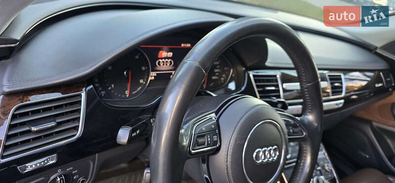 Седан Audi A8 2010 в Черновцах