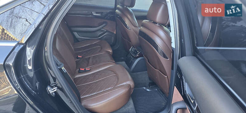 Седан Audi A8 2010 в Черновцах