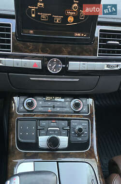 Седан Audi A8 2010 в 