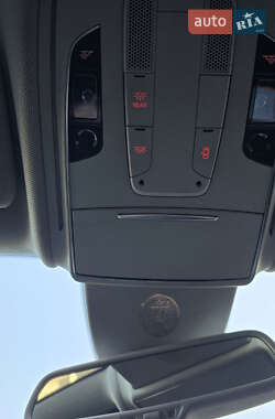 Седан Audi A8 2010 в 
