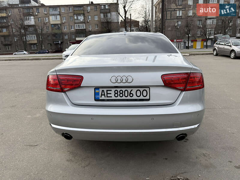 Седан Audi A8 2012 в Днепре