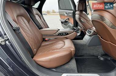 Седан Audi A8 2015 в 