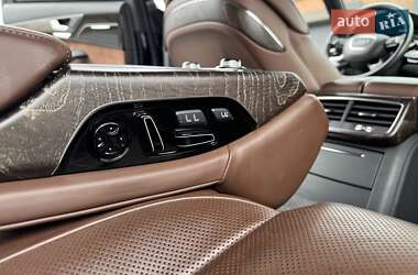 Седан Audi A8 2015 в 