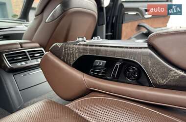 Седан Audi A8 2015 в 